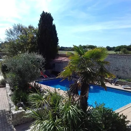 Del Re 9 Dans Avec Piscine * La Flotte