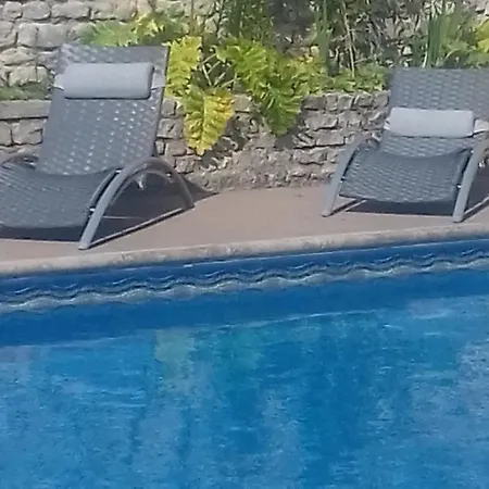 Del Re 9 Dans Avec Piscine La Flotte