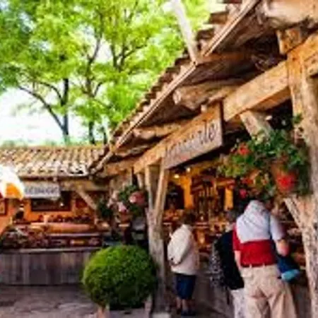 Del Re 9 Dans Avec Piscine Holiday home *