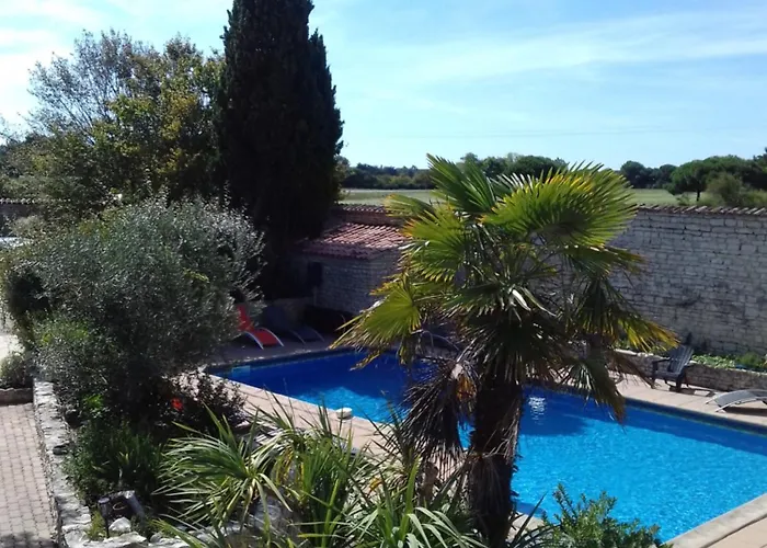 Del Re 9 Dans Avec Piscine * La Flotte