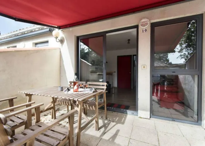 Del Re 9 Dans Avec Piscine La Flotte